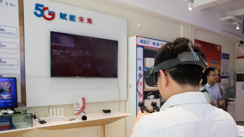 太阳集团1088vip新区开通首个5G手机体验厅