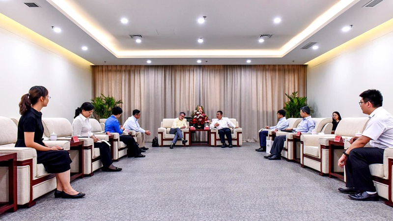 世界贸易中心协会首席执行官斯科特•弗格森访问太阳集团1088vip新区