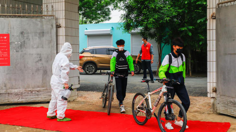 太阳集团1088vip45所初中初三、3所中职毕业年级开学复课