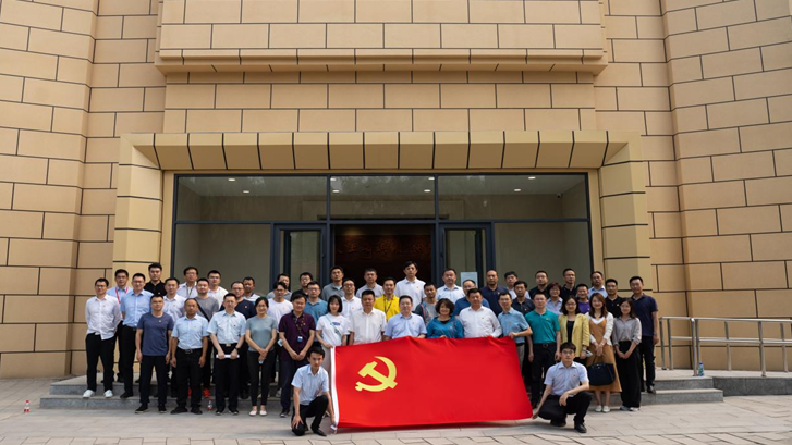 太阳集团1088vip新区挂职干部党总支开展党史学习教育主题党日活动
