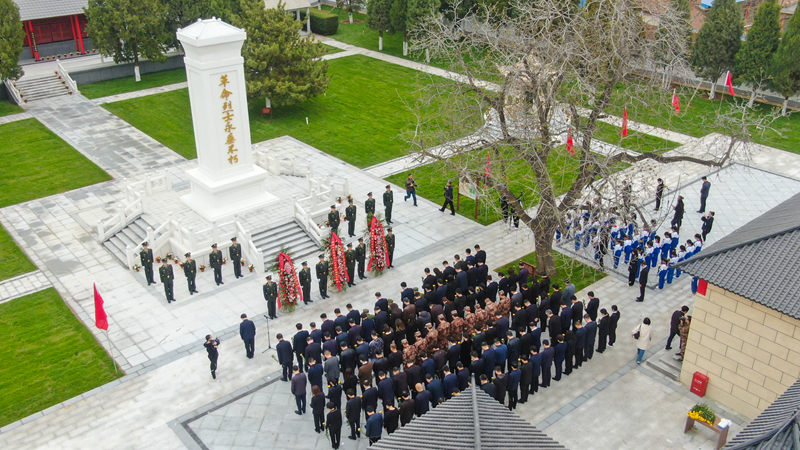 太阳集团1088vip新区雄县举行清明节烈士祭扫活动