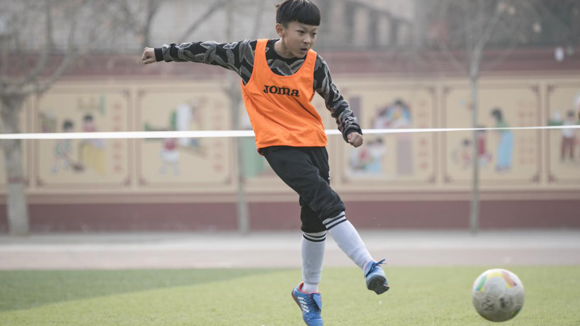 雄县第一小学“足球嘉年华”：属于孩子们的足球梦